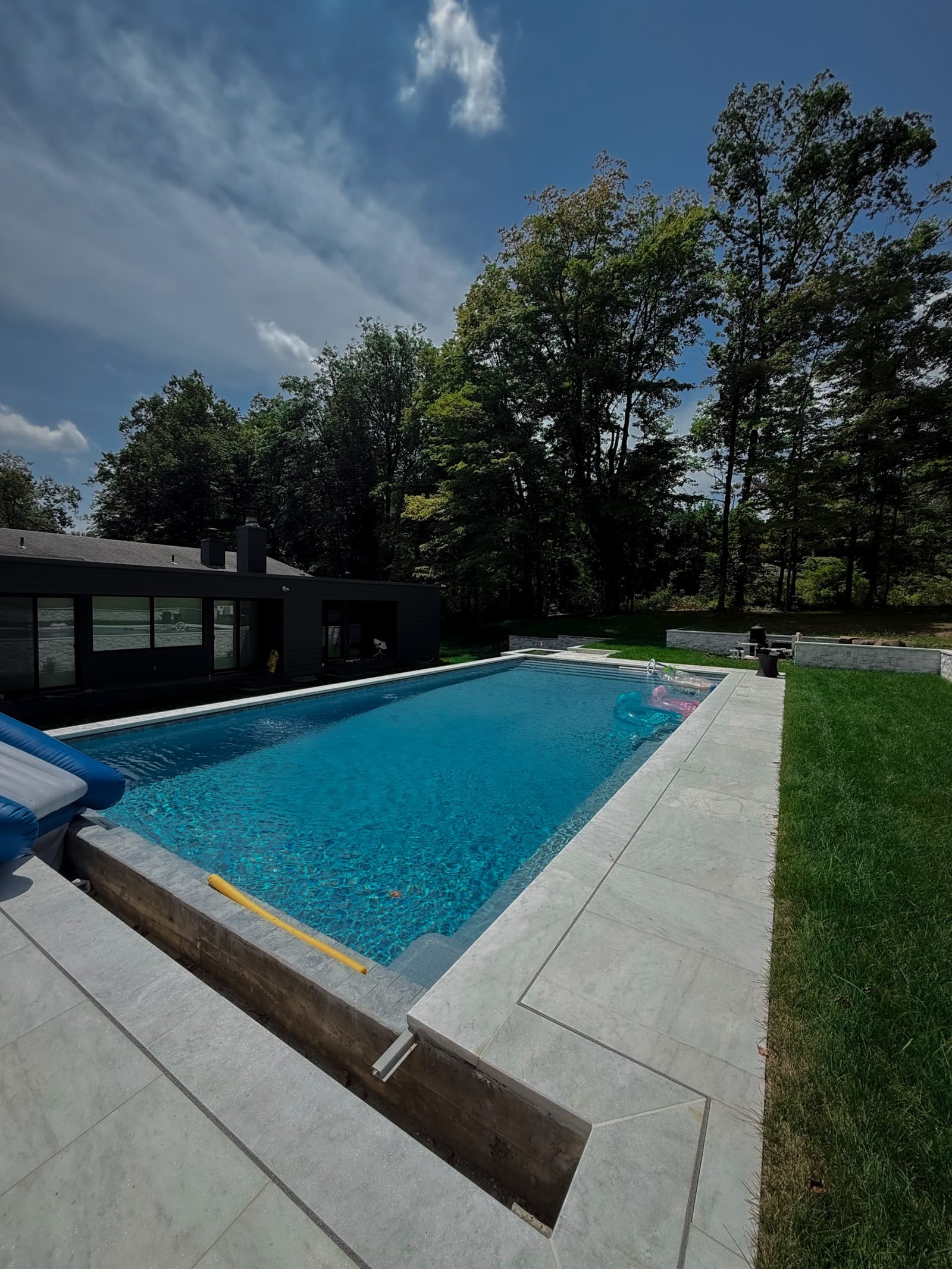 Modern rectangular backyard pool in North Jersey